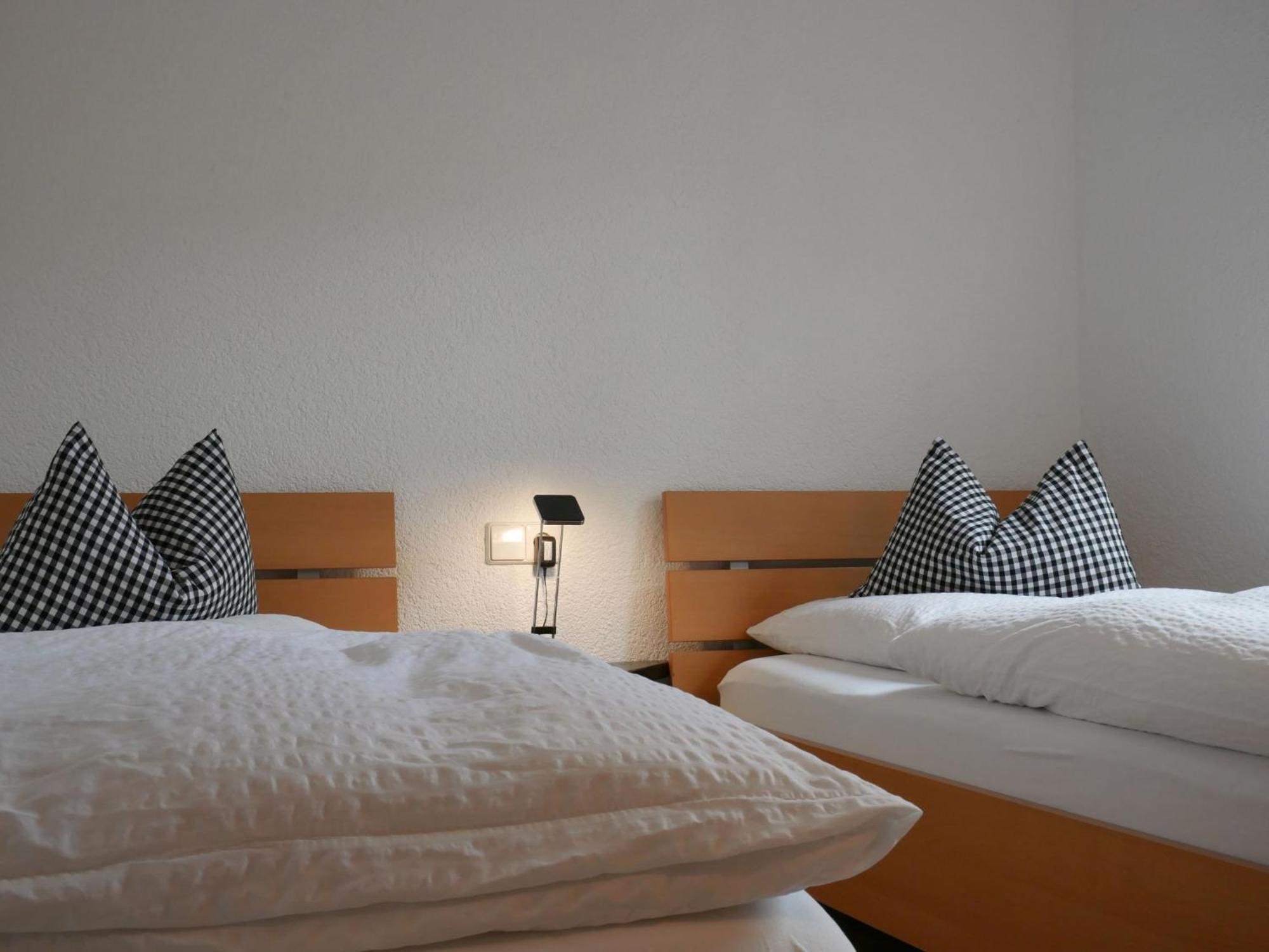 Ferienwohnungen Knodel Sachsenheim Esterno foto